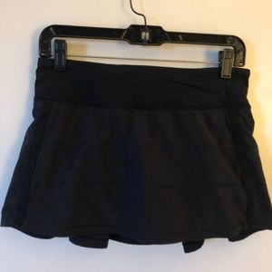 Lululemon Black “pace rival” skirt size 6